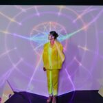 Emma Wu Instagram - 小米這次跟徠卡攜手打造的… 「Xiaomi 14 Ultra」新一代行動光學鏡頭💫 只要打開『大師人像』模式 就可以輕而一舉拍出時尚大片 還有『街拍』模式 讓我能在0.7秒內即時抓拍… 捕捉WULALA 呆萌的瞬間😻😻😻 快來「Xiaomi 尋光而來」光影藝術展 就在華山1914文化創意園區（到3/24喔 快去體驗快去玩耍🙌🏼 #每一鏡_皆傳奇 #Xiaomi_14_Ultra #第五張開始都是用14Ultra #沒有騙你要相信我 #最後一張有驚喜🤪 #覺得很厲害請給💫💫💫