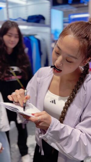 Emma Wu Instagram - 想當筆蓋嗎😂😂😂
#想成為不只是筆蓋
#還是想成為杯蓋