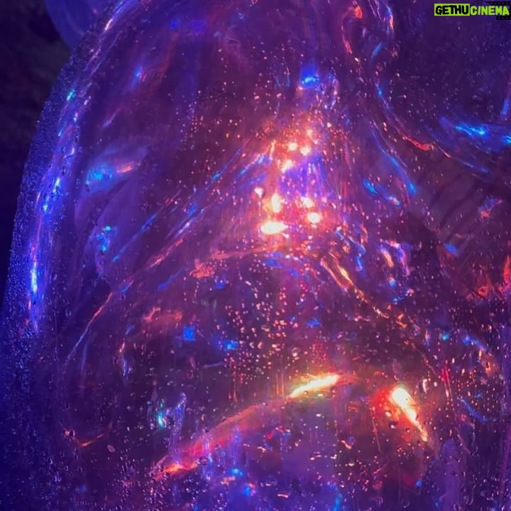 Emma Wu - 10.8K Likes - 來到一個充滿神奇感受的地方 🪐✨
每一個區域都讓我流連忘返
亮晶晶的世界
一直旋轉的世界
軟軟黑黑的世界
腳踩在水裡跟魚還有櫻花的世界
花花草草的世界
神秘石頭的世界
變來變去的球球世界
讓我一直回味的世界🫶🏼🩷💫
@teamlab.planets
#到現在一直回味
#真的超級推薦你們去
#teamlabplanets
#toyosu
#PRIG