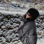 Emma Wu Instagram - 身穿抗寒神器❄️❄️❄️ 冰天雪地也充滿溫暖。 （包緊緊也要很飛炫😎這是重點！！！ @canadagoose #CanadaGooseTW #LiveInTheOpen