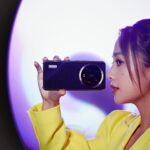 Emma Wu Instagram - 小米這次跟徠卡攜手打造的… 「Xiaomi 14 Ultra」新一代行動光學鏡頭💫 只要打開『大師人像』模式 就可以輕而一舉拍出時尚大片 還有『街拍』模式 讓我能在0.7秒內即時抓拍… 捕捉WULALA 呆萌的瞬間😻😻😻 快來「Xiaomi 尋光而來」光影藝術展 就在華山1914文化創意園區（到3/24喔 快去體驗快去玩耍🙌🏼 #每一鏡_皆傳奇 #Xiaomi_14_Ultra #第五張開始都是用14Ultra #沒有騙你要相信我 #最後一張有驚喜🤪 #覺得很厲害請給💫💫💫