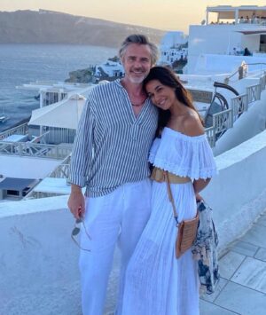 Emmanuelle Chriqui Instagram - A sweet memory from our trip to Greece last summer to invoke some sweetness into this New Year. To all those celebrating, L’shana Tova! May you and yours be blessed with amazing health and vitality, an abundance of joy and laughter and the strength and courage to get thru the not so easy days. Sending all my love..
#HappyFriday #ShabbatShalom #happyroshhashanah✡️ ❤️💃🏻