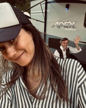 Emmanuelle Chriqui Instagram - #ff of my first week in Bucharest, România. What a week! So much joy, laughter, GREAT food, beautiful walks and getting to see my love do his thing before his production got shut down. I met some extraordinary people on his cast who completely adopted me as one of their own. Bucharest surprised me in the best way and exceeded all my expectations.. memories to last a lifetime… feeling so blessed. As always, wishing you and yours a #HappyFriday and #ShabbatShalom❤️🙏🏽