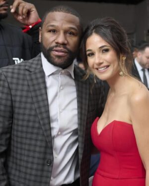 Emmanuelle Chriqui Instagram - Well 48 is great! Nothing fills my heart and soul more than to ring in my birthday doing special initiatives with my beloved Jewish community. Speaking with @jonwarech for @fiuhillel was an absolute joy! I hosted a beautiful evening with @magen_david_adom_america honoring the legendary @floydmayweather I got to spend quality time with my family I hadn’t seen in too long and had my love @samtrammellofficial was with me for it all! Thank you for the outpouring of birthday love from my friends, family, colleagues and this social media family. Special shout out to @ischachter for spoiling us in Miami and putting on one hell of an event! 48 LET’S GO 💃🏻🙏🏽❤️