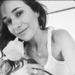Emmanuelle Chriqui Instagram - Tomorrow is the last day to win my absolute favorite @brookerayn Star of David necklace.. just tag who brings love and light into your world and why and a winner will be chosen! 💕