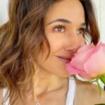 Emmanuelle Chriqui Instagram - A day celebrating love and light ♥️ On Valentine’s Day, the day marked on our calendar to celebrate love and light, I wanted to gift one of you something that I hold close to my heart. For a chance to receive the 14k gold and diamond Star of David necklace I wear daily from designer @brookerayn, tag someone in the comments below who brings love and light into your life and let them know how. Whether it be your partner, friend, sibling, co worker, barista, neighbor, boss, parent, cousin.. anyone who comes to mind on this day of love ♥️ If you already purchased a Brooke Rayn Star of David necklace, you will have a second option to choose from. Winner will be chosen at random 2/21.