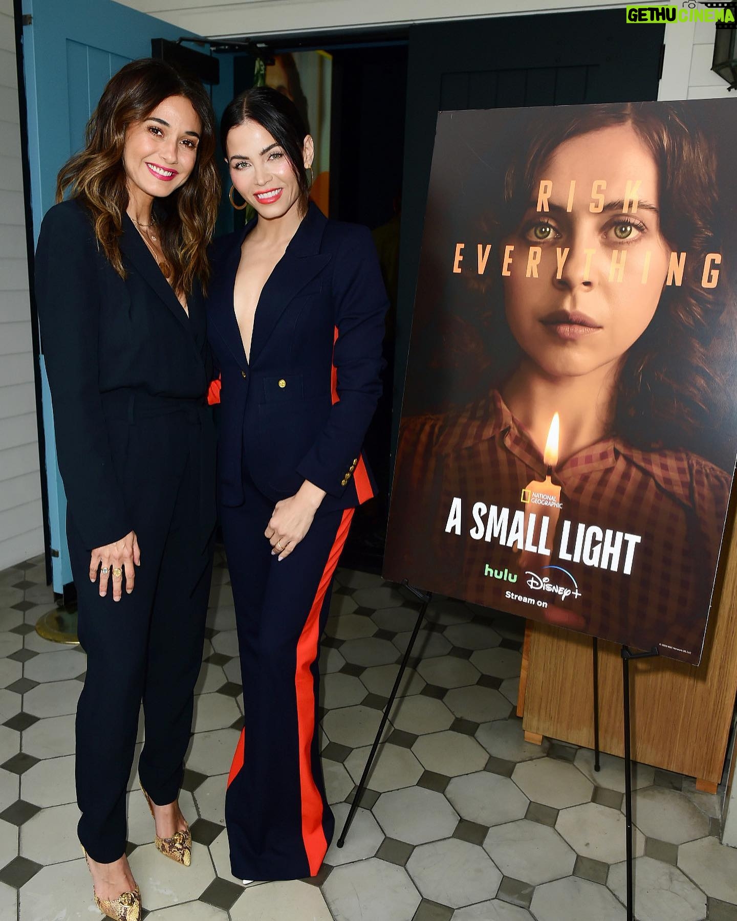 Emmanuelle Chriqui Instagram - I had the pleasure of attending a screening of the first episode of @natgeo @asmalllight WOW!! Where to even begin! Such a fresh and poignant take on a story many of us know or are familiar with, and simply extraordinary performances from the whole cast especially @belpowley and @lievschreiber Bravo to the writers and exec producers @tvphelan and @joanrater for telling such an important and timely story in a way that gives another perspective and educates in an incredibly entertaining way. Last night I was reminded of the power of storytelling and how grateful I am to be able to tell stories for a living. I was reminded that we humans are here to be kind to each other, support each other and stand up for each other. I raced home last night and binged the next two episodes and look SO forward to binging the rest:) Wishing you a beautiful weekend ahead and as always #happyfriday & #shabbatshalom❤️ #aspiretoinspire #endantisemitism