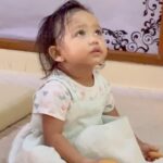 Emmanuelle Cureau Instagram - Il y a quelque jours je me suis rendue chez @bali.babyhome pour prendre connaissance de leur organisation et comprendre comment les aider . Bali baby home c’est quoi ? C’est un foyer d’accueil qui en 3 ans a recueilli plus de 80 bébés et nourrissons pour leur offrir une chance de survie . Ici à bali les naissances hors mariage ne sont pas accepté socialement et l’avortement est qu’à lui illégal . Désemparées face à la situation certaines mères n’ont pas d’autre choix que de céder leur enfants pour ne pas se retrouver renier de leur famille , leur village , sans travail avec un conjoint qui a déjà fuit . C’est parfois une phase de transition en attendant qu’elles puissent construire une vie plus stable mais c’est parfois aussi pour une durée indéterminée , sans savoir si elles viendront un jour les chercher . Burhan ancien guide francophone à d’abord recueilli un enfant , puis un autre jusqu’à ce que sa propre maison devienne ce foyer . La structure a aujourd’hui plus 40 enfants à charge ( divisé entre le foyer de Java et celui de Bali ) Pas d’aide gouvernementale , pas de couverture sociale . Les frais mensuels sont énormes . Je me suis rendue sur place pour voir de propres mes yeux . Je fu rassurée de voir les enfants nourris , soignés et bien entourés. Mais Les conditions restent rudimentaires . L’argent manque évidement , Tous les dons sont bienvenus . Cependant avec à l’aide de @weirdkidtravels nous avons déjà voulu répondre à la demande immédiate. De quoi avez vous besoins là de suite ? Burhan nous a répondu , des ventilateurs et des lits séparés pour l’hygiène des nourrissons . La cagnotte servira donc à ces achats . Le montant total est estimé à environ 850€ . Facture à l’appuie . Je suis sûre qu’à nous tous nous pouvons facilement y parvenir ! Il n’y a pas de petites sommes tous les dons comptent et aideront à équiper le foyer :) ➡️ Le lien est dans ma bio Insta Ensemble , rallumons nos cœurs 🤍🤜🏽🌟