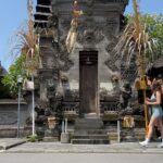 Emmanuelle Cureau Instagram – Premiers jours sur Bali … 🌴💕✨
Je découvre la ville de Canggu son effervescence, ces activités locales, ces brunchs tellement agréables ! 
Et son sens de la déco plutôt original, bien que personnellement j’aime beaucoup !! 
( réf : La dernière photo😅 )