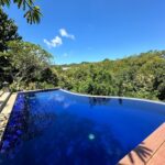 Emmanuelle Cureau Instagram – Hello Uluwatu 🏄🏽‍♀️🌴✨ 

1- Ces beaux spots me donnent le sourire 
2- La Healthy Life gros ! 
3- Nouvelle maison pour 4 jours 
4- J’avais du mal à me situer dans le monde 
5- Les paysages sont dingos ici ! 
6- Bali vibes en 1 photo . 
7- Mon BFF de voyage . 
8- Coconut Party 
9- Ravi de la crèche ( ou de Bali) 
10 – Premier sunset  à Ulu ( comme ils disent 😅)