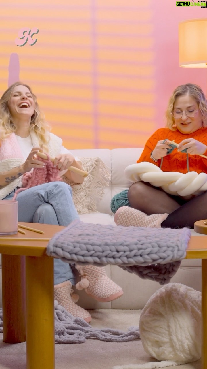 Emy LTR - 52.4K Likes - Petit aperçu de la vidéo avec l’incroyable @marilouberry 🥰
J’ai beaucoup ri et je pense que vous aussi alors soyez au rendez-vous jeudi à 17h !!
Et petit (gros) plus ce jour-là, c’est l’ouverture officielle de kréapie.com 🥳
C’est cadeau, c’est pour vous 🫶