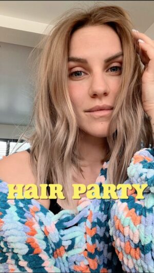 Emy LTR Instagram - Ma copine @molly0rk a ouvert son nouveau salon!
Merci @67greneta ❤️❤️❤️
Trop heureuse de cette nouvelle tête !
Alors vous aimez?