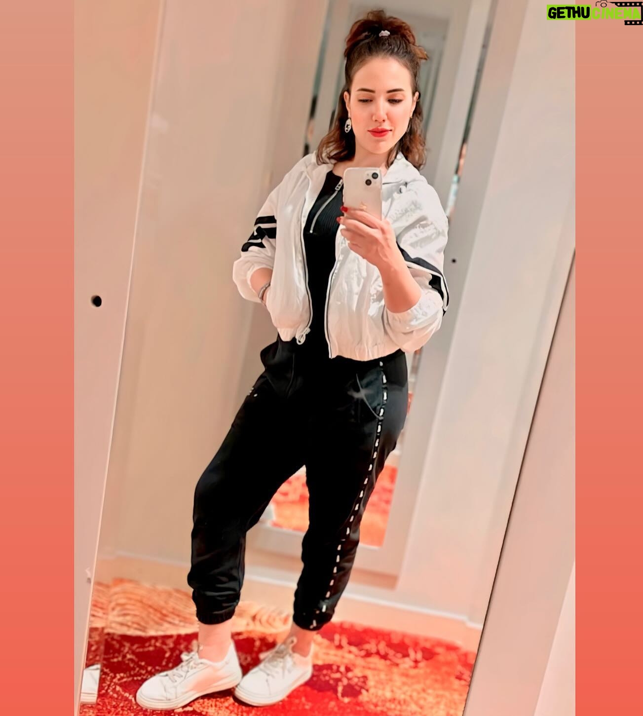 Emy Talaat Zakaria Instagram - Hello😎🫶 #emytalaatzakaria #ايمى_طلعت_زكريا
