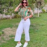 Emy Talaat Zakaria Instagram - القميص الترندى من هنا وبس @thefashionluxury1 👌❤️ #emytalaatzakaria #ايمى_طلعت_زكريا