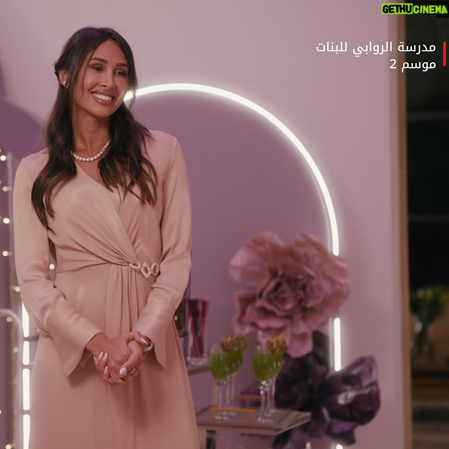 Enjy Kiwan Instagram - Had the honor of being a guest star on #alrawabischoolforgirls season 2 on @netflixmena * سعدت بمشاركتي في الموسم الثاني من مدرسة الروابي للبنات، يُعرض الآن على نتفليكس 🚌💕