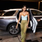 Enjy Kiwan Instagram - Red carpet at @voguearabia arriving in style in a @hongqi_official Dressed in @georgeshobeika Jewellery @jacobandco Hair and makeup @isabellabella_official Styled by @yasmineeissa 📷 @dazlproduction