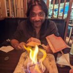 Enrique Arce Instagram – Happy marshmallow birthday to me!!!

Una vuelta mas al  sol

Tantas experiencias Increíbles vividas hasta el momento , aunque la mas importante de todas, aún está por llegar! 

Gracias a todos los que hoy, de una u otra Manera, os habéis acordado hoy un poquito de mí

Un beso muy grande a todos desde Londres…