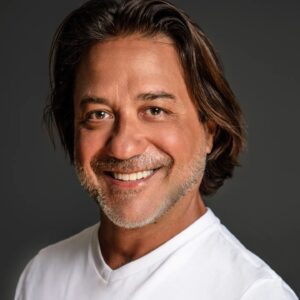 Enrique Arce Instagram - encantadísimo con la sesiôn de la superfotógrafa italiana residente en los angeles @valentinasocci
grazie mile, cara!!

estilismo: @posshenko

superexcited with this great session with the wonderful italian LA based photographer @valentinasocci
Thanks, carissima

stylyst: @posshenko