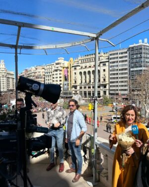 Enrique Arce Instagram - Un verdadero honor y un privilegio enorme como valenciano, , poder haber disfrutado, desde el balcón del Ayuntamiento por primera vez en mi vida, de esta espectacular mascletá y de compartirlo junto a las falleras mayores 2024 y sus respectivas cortes de honor y la alcaldesa de Valencia Maria José Catalá, precisamente en el día de su cumpleaños. Gracias a mi querido Sergio Arlandis, Director Gral de Cultura de la Generalitat, por tan generosa invitacion. Que Visquen les Falles!!!