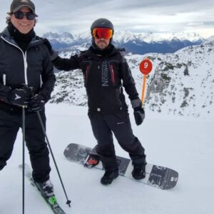 Enrique Arce Instagram - Disfrutando de las vacaciones de Semana Santa con mi compadre,  @willy_roig en el impresionante Tirol austriaco, esquiando en #steinplatte  y recorriendo las calles de Salzburgo el último día .
(nunca llegamos a ver a Heidi, )