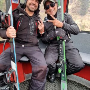 Enrique Arce Instagram - Disfrutando de las vacaciones de Semana Santa con mi compadre,  @willy_roig en el impresionante Tirol austriaco, esquiando en #steinplatte  y recorriendo las calles de Salzburgo el último día .
(nunca llegamos a ver a Heidi, )