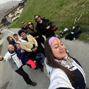 Enrique Arce Instagram - Disfrutando de las vacaciones de Semana Santa con mi compadre,  @willy_roig en el impresionante Tirol austriaco, esquiando en #steinplatte  y recorriendo las calles de Salzburgo el último día .
(nunca llegamos a ver a Heidi, )