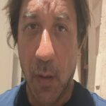 Enrique Arce Instagram – Hoy rodamos en el precioso ‘pueblo español’ de Mallorca con un actor que empieza en esto, pero que creo que tiene madera y no lo hace mal y  me da que va a trabajar con cierta regularidad: Antonio de la Torre. Yo trataré de enseñarle todo lo que pueda!

Día infernal de calor en Mallorca que sólo compensa el volver a currar con colegas y en un sitio tan precioso y magico como este…
