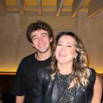 Enzo Krieger Instagram – Amo muito essa daqui
Dia dela❤️
Mais um aninho com essa mulher maravilhosa que posso chamar de mãe. Te desejo tudo de melhor na vida sempre, inclusive eu. Mesmo que eu seja meio irritante as vezes, nunca vou sumir da tua vida, então se prepare kkkkkkk
Conta sempre cmg😁😁
No fim do dia estamos assim, desde sempre sorrindo❤️
