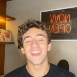 Enzo Krieger Instagram - “Nunca deixe ninguém te dizer que não pode fazer alguma coisa. Se você tem um sonho, tem que correr atrás dele.”