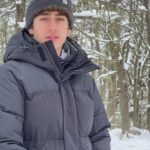 Enzo Krieger Instagram - Eu acho esse cenário mt lindo, de vdd❄️🌲