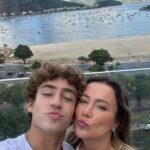 Enzo Krieger Instagram - Dia dela hoje❤️ Passando pra deixar aq os parabéns pra ela Mãe, quero te desejar tudo de bom hoje e sempre, e que saiba que sempre estarei aqui pra você. Muito obrigado por tudo até hoje, te amo demais❤️ Curte muito seus 26😁🤪 Feliz aniversário, bjao😘😘