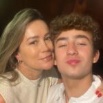 Enzo Krieger Instagram - Dia dela hoje❤️ Passando pra deixar aq os parabéns pra ela Mãe, quero te desejar tudo de bom hoje e sempre, e que saiba que sempre estarei aqui pra você. Muito obrigado por tudo até hoje, te amo demais❤️ Curte muito seus 26😁🤪 Feliz aniversário, bjao😘😘