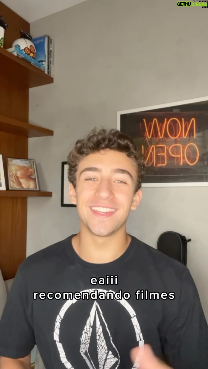 Enzo Krieger Instagram - “Em funerais meu senso de humor fica esquisito”