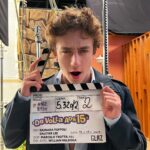 Enzo Krieger Instagram - Acabou Quero começar agradecendo a todos envolvidos nesse projeto, todos os caminhos que cruzei, e @netflixbrasil e @glazentretenimento pela oportunidade. Muito especial trabalhar em um projeto onde você se sinta acolhido e leve, e esse tempo foi assim. Conheci e criei laços com pessoas incríveis. Sei que Dv15 sempre vai ter um lugar especial no meu coração. E o que ficará de lembrança desses dias são os bons momentos passados ao lado dessas pessoas, e os perrengues que ao lado deles se tornavam mais leves. Tenho certeza que essa temporada será um sucesso, o trabalho tá lindo. Muita gente talentosa e amor envolvido. Já tô ansioso pra ver o resultado😁😁😁 Não sei se é uma despedida ao projeto, mas de novo, sou muito grato, foi lindo poder fazer parte de tudo isso❤️