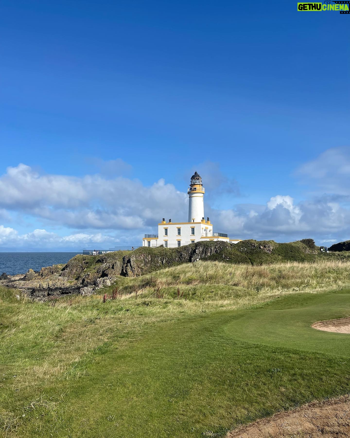Eric Trump Instagram - Love you @TrumpTurnberry! Can’t wait to get back soon! 🏴🏴