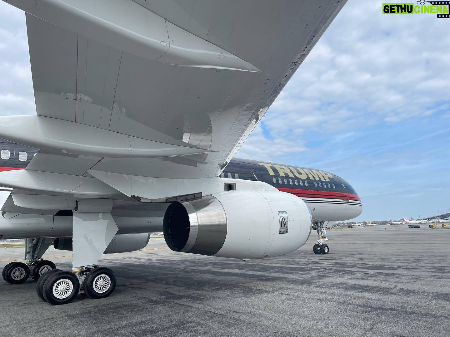 Eric Trump - 46.1K Likes - En route home #Florida