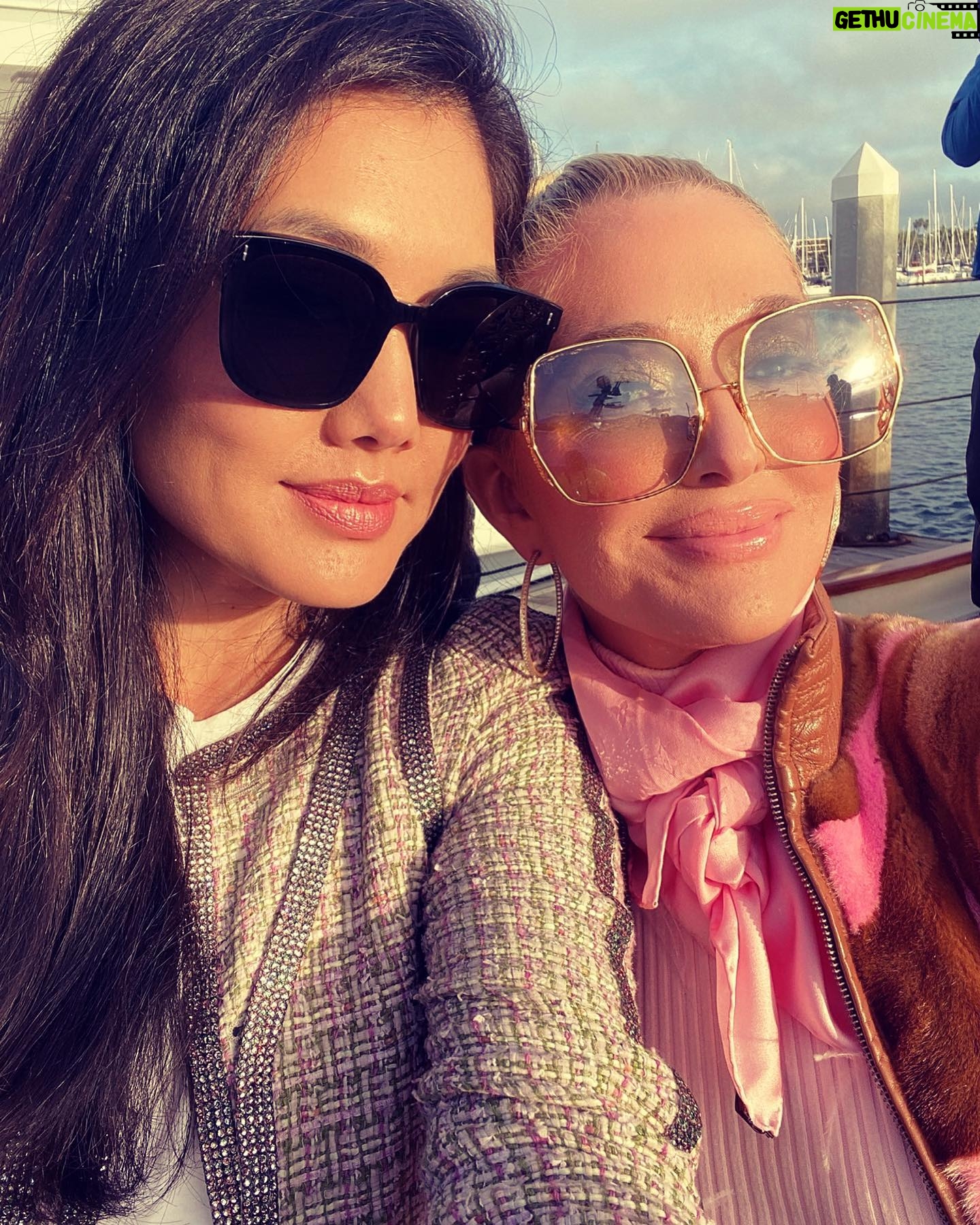 Erika Jayne Instagram - Happy birthday @crystalkungminkoff !!! Enjoy your day!!! 🤗✨💖🎂