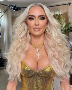 Erika Jayne Instagram - Got your tickets yet?? I open in Vegas soon… come see me. ✨ #betitallonblonde Link in my bio. 💋