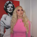 Erika Jayne Instagram - BRAVOCON 2023! Get ready to Pat The Puss this Sunday. Don’t miss my panel with @mikeyminden. 💕💗💕 See you on the gold stage… #linkinstories