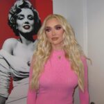 Erika Jayne Instagram - BRAVOCON 2023! Get ready to Pat The Puss this Sunday. Don’t miss my panel with @mikeyminden. 💕💗💕 See you on the gold stage… #linkinstories