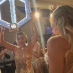 Erika Schneider Instagram - Celebração número 7 do meu aniversário! Carnaval aniversário da nisso, comemorando a semana toda! Lançamento da @belvederevodka no @belmondcopacabanapalace thanks todos os envolvidos! @manumaya ✨ Stylist @claudiotorelli @duopressassessoria @fernandabaiaooficial