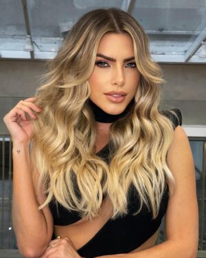 Erika Schneider Instagram - New para 2024! ✨
@kbelodeprincesa 
@dieslleybraz 
@dconceptbr 
@davidkelvinn 
@splash.boutique