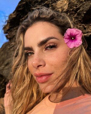 Erika Schneider Instagram - Bateu sdd @casaneuronha 🧡