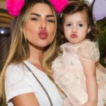 Erika Schneider Instagram – Com a @diariodalizcl no aniversário da @pequenalua 🦋