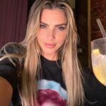 Erika Schneider Instagram - Um pouco do que rolou nos stories pra vcs no feed! Teve de tudo um pouco: Aula de tiro, karaokê, muita resenha.. Mas o principal: mta Risada e felicidade! 🤍