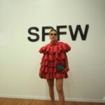 Erika Schneider Instagram – Moda é arte, expressão, reflexo da nossa cultura e criatividade. 🌟✨ 
Mergulhe comigo nos bastidores e desfile da #spfw 
ModaBrasileira #Tendências 

Stylist @emersonavli 
Vestido @ricobracco
Vídeo @vitaoteaser 
Make @taticoelhomakeup