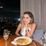 Erika Schneider Instagram – Poderia ser a visão do Date… 🍷 rs