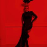 Erika Schneider Instagram - Eu amoooo Carnaval! Nossas fantasias podem nos levar a lugares onde sempre sonhamos estar! ✨ Estilista @israelvalentimoficial Vídeo @marconatto @claudiotorelli @duopressassessoria Beauty @bieljobs Styling @lucianobortolotti @kristian.platz