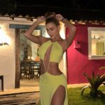 Erika Schneider Instagram - Da série looks praianos q mandei fazer em todas as cores! 💚