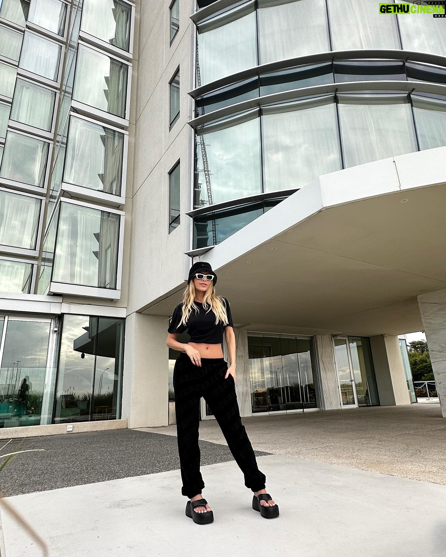 Erika Schneider Instagram - Bom dia!!! Passando pra desejar um dia lindo pra vcs!!! Abri caixinha de perguntas nos stories, Mais tarde vou responder as mais legais! 🪬🤍